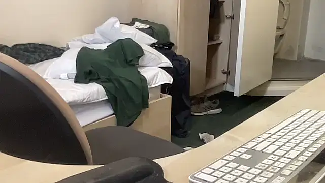 Snapshot of coach-karl chatting on 04/01/26, 01:41 coach-karl online show from 04/01/26, 01:41