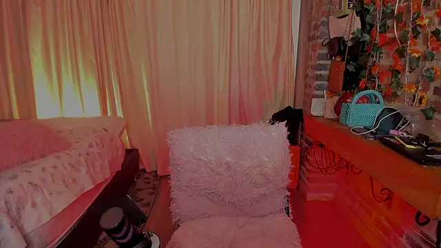 LaGoldenBitch online show from 03/04/26, 10:21