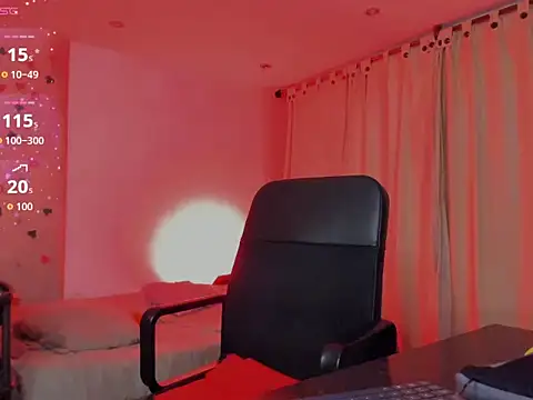 Snapshot of LaGoldenBitch chatting on 05/22/26, 01:02 LaGoldenBitch online show from 05/22/26, 01:02