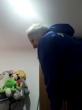 chrystal sl852 online show from 02/04/26, 12:11