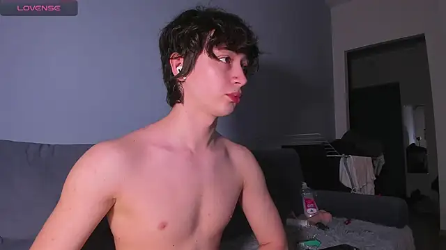 Snapshot of AlanReckless chatting on 04/27/26, 05:44 AlanReckless online show from 04/27/26, 05:44