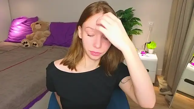 LilyPoetry  online show from 12/20/25, 11:17