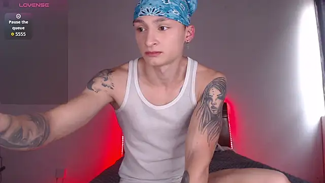 Snapshot of ArthurPhoenixx chatting on 01/09/26, 09:49 ArthurPhoenixx online show from 01/09/26, 09:49