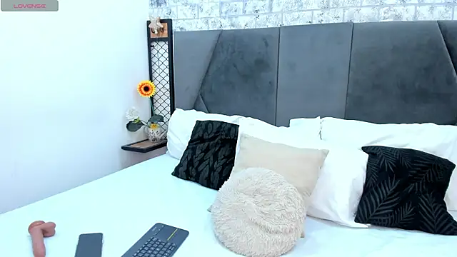 Maray Lous online show from 11/27/25, 09:28