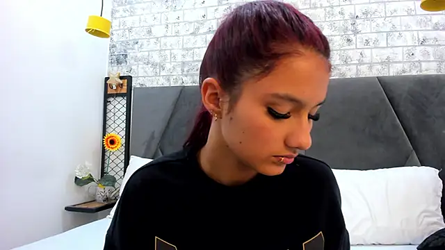 Maray Lous online show from 11/28/25, 08:33