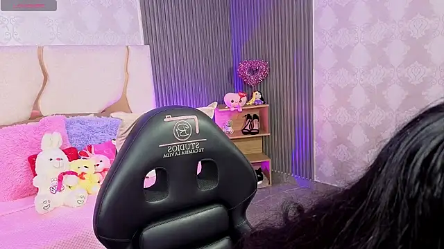 Joselyn tay online show from 04/15/26, 12:45