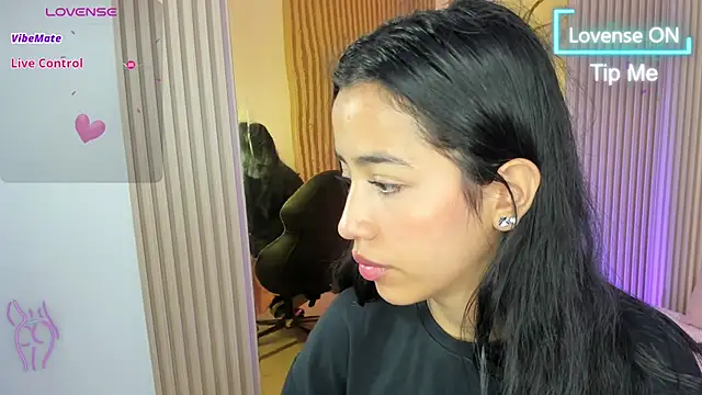 Snapshot of Joselyn_tay chatting on 06/04/26, 12:11 Joselyn tay online show from 06/04/26, 12:11