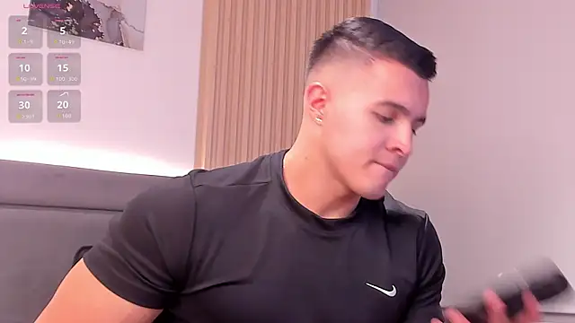 Snapshot of Mason_bennet chatting on 04/04/26, 09:23 Mason bennet online show from 04/04/26, 09:23