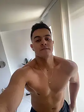 Snapshot of Mason_bennet chatting on 04/15/26, 03:30 Mason bennet online show from 04/15/26, 03:30