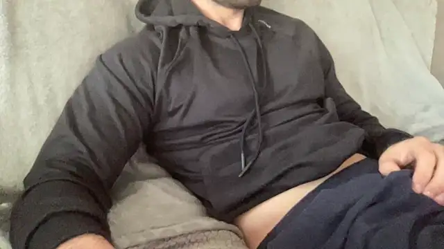 Snapshot of Pmendes98 chatting on 03/18/26, 03:15 Pmendes98 online show from 03/18/26, 03:15