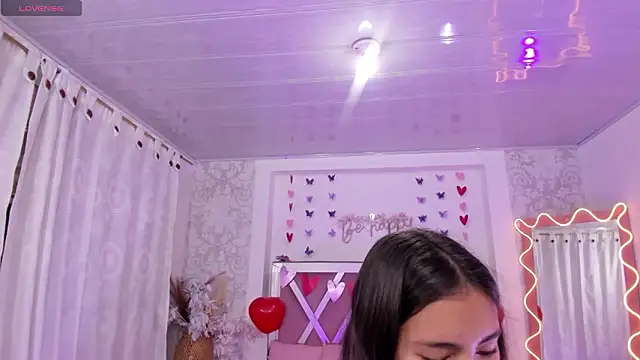 ISABELA TAY online show from 03/03/26, 12:00