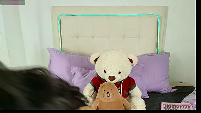 Snapshot of Daphne_Hills chatting on 03/15/26, 06:47 Daphne Hills online show from 03/15/26, 06:47