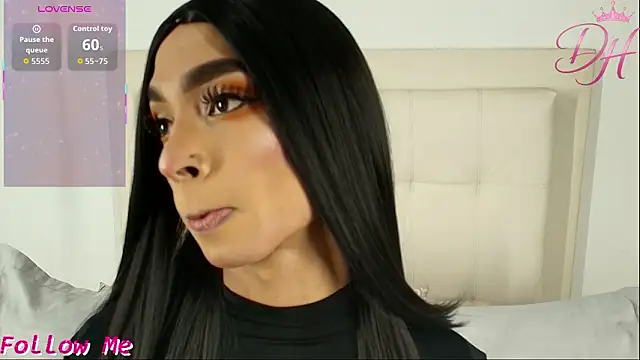 Snapshot of Daphne_Hills chatting on 03/26/26, 03:12 Daphne Hills online show from 03/26/26, 03:12