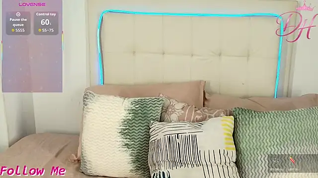 Snapshot of Daphne_Hills chatting on 04/11/26, 06:56 Daphne Hills online show from 04/11/26, 06:56