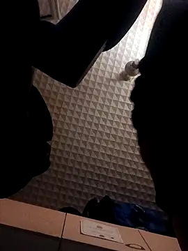 Snapshot of hotguy71000 chatting on 11/29/25, 03:42 hotguy71000 online show from 11/29/25, 03:42