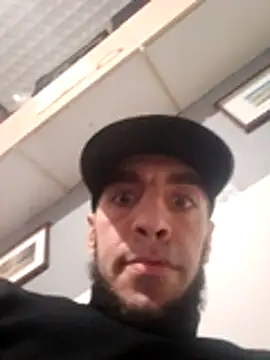 Snapshot of hotguy71000 chatting on 12/02/25, 04:46 hotguy71000 online show from 12/02/25, 04:46