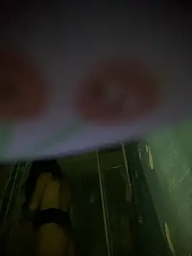 Snapshot of LanAnh-2k chatting on 11/17/25, 11:43 LanAnh-2k online show from 11/17/25, 11:43