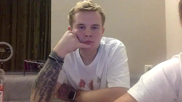 Snapshot of JordanLevi1999 chatting on 11/12/25, 02:23 JordanLevi1999 online show from 11/12/25, 02:23