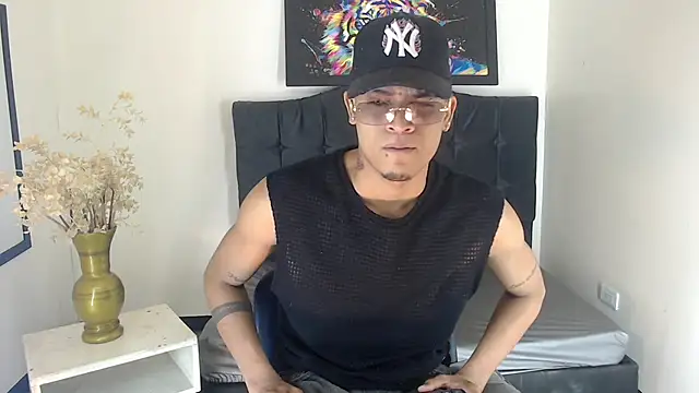 Isaacas  online show from 11/26/25, 11:44