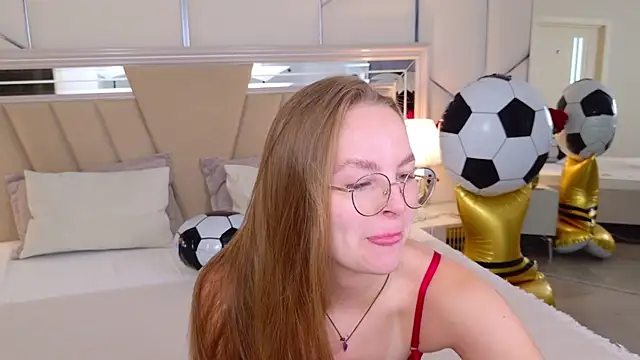Snapshot of MadisonSmitt chatting on 07/15/26, 05:02 MadisonSmitt online show from 07/15/26, 05:02