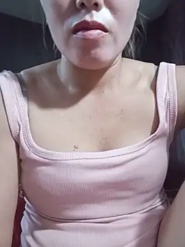 Snapshot of Lyly_sexyy chatting on 06/18/26, 11:14 Lyly sexyy online show from 06/18/26, 11:14