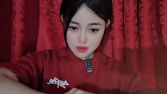 Snapshot of MiCandy-Lovee chatting on 03/26/26, 01:06 MiCandy-Lovee online show from 03/26/26, 01:06