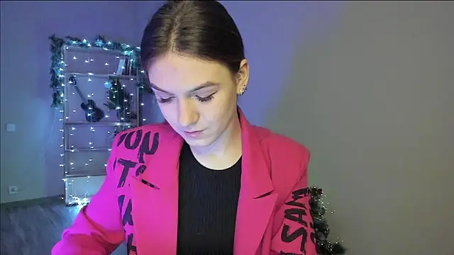 luna lust 212 online show from 12/23/25, 04:21