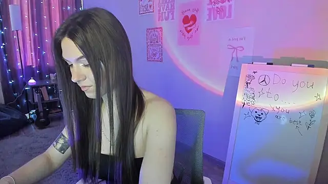 Snapshot of luna_lust_212 chatting on 03/28/26, 04:23 luna lust 212 online show from 03/28/26, 04:23