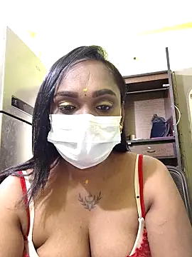 Snapshot of Dharshini98 chatting on 02/02/26, 11:09 Dharshini98 online show from 02/02/26, 11:09