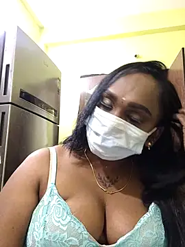 Snapshot of Dharshini98 chatting on 02/13/26, 04:58 Dharshini98 online show from 02/13/26, 04:58