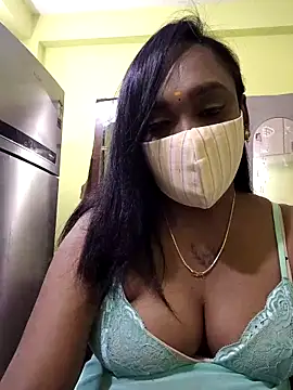 Snapshot of Dharshini98 chatting on 02/19/26, 07:54 Dharshini98 online show from 02/19/26, 07:54