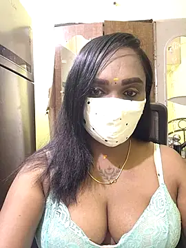 Snapshot of Dharshini98 chatting on 02/23/26, 11:24 Dharshini98 online show from 02/23/26, 11:24