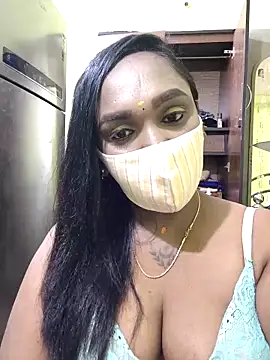 Snapshot of Dharshini98 chatting on 02/25/26, 10:03 Dharshini98 online show from 02/25/26, 10:03