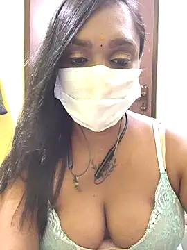 Snapshot of Dharshini98 chatting on 03/05/26, 05:53 Dharshini98 online show from 03/05/26, 05:53