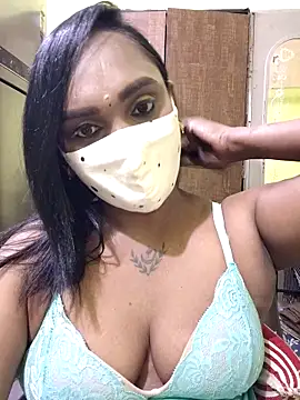 Snapshot of Dharshini98 chatting on 03/07/26, 01:41 Dharshini98 online show from 03/07/26, 01:41