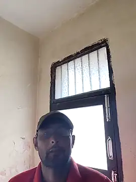 Snapshot of CreamyLetter4 chatting on 11/24/25, 07:30 CreamyLetter4 online show from 11/24/25, 07:30