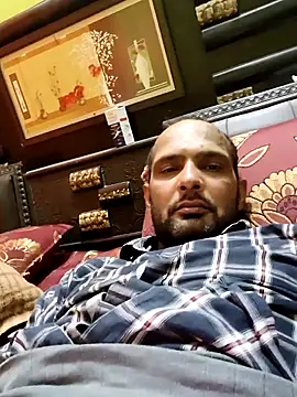 Snapshot of CreamyLetter4 chatting on 12/16/25, 06:35 CreamyLetter4 online show from 12/16/25, 06:35