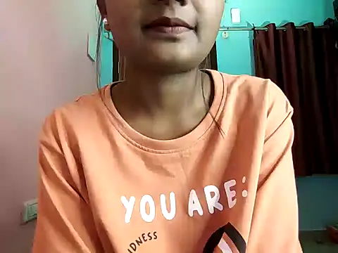 Snapshot of Riyya_00 chatting on 11/15/25, 12:13 Riyya 00 online show from 11/15/25, 12:13