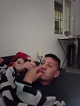 Snapshot of 7milo chatting on 03/29/26, 08:42 7milo online show from 03/29/26, 08:42