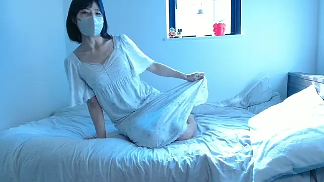 Snapshot of mayumichan13 chatting on 11/16/25, 12:38 mayumichan13 online show from 11/16/25, 12:38