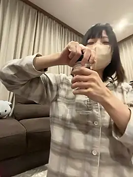 Snapshot of mayumichan13 chatting on 04/05/26, 08:50 mayumichan13 online show from 04/05/26, 08:50