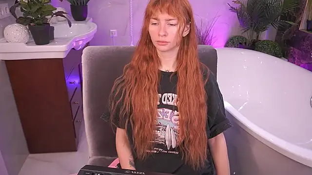 Snapshot of Nicol_Moonn chatting on 04/24/26, 07:55 Nicol Moonn online show from 04/24/26, 07:55