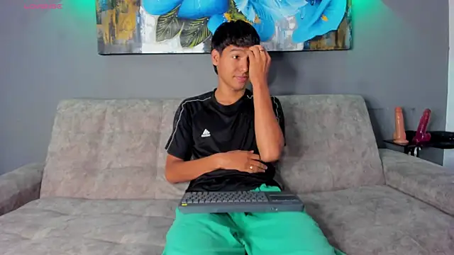 Snapshot of Carl-Milton chatting on 11/19/25, 12:43 Carl-Milton online show from 11/19/25, 12:43