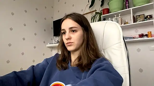 Snapshot of SweetieKatie chatting on 11/21/25, 12:15 SweetieKatie online show from 11/21/25, 12:15