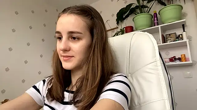 Snapshot of SweetieKatie chatting on 12/01/25, 08:19 SweetieKatie online show from 12/01/25, 08:19