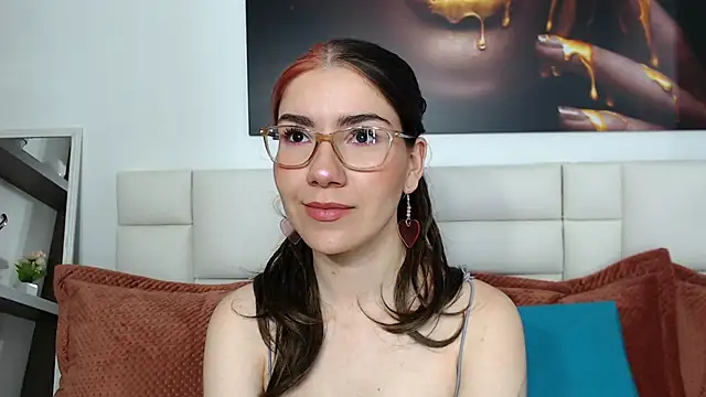 AriLumi online show from 11/24/25, 07:24