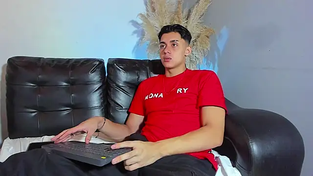 ZeusBrant online show from 04/17/26, 01:36