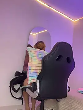 NinaSakura Eup online show from 12/14/25, 11:37