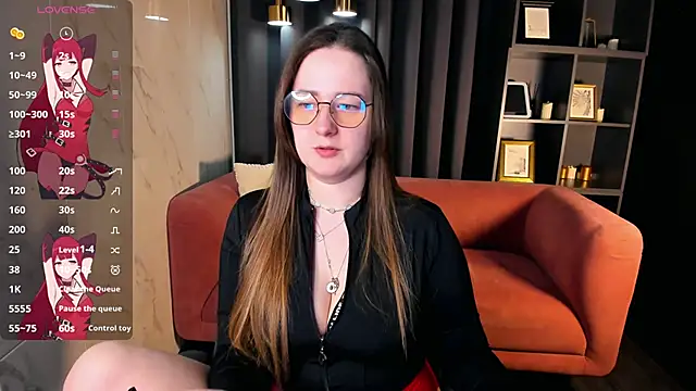 Snapshot of EmmaBloomm chatting on 04/10/26, 10:14 EmmaBloomm online show from 04/10/26, 10:14