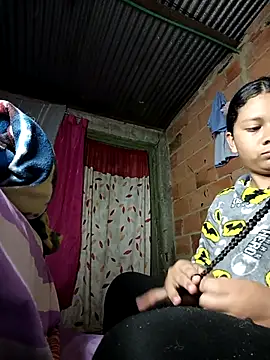 Snapshot of Sweet_Milk03 chatting on 11/22/25, 05:28 Sweet Milk03 online show from 11/22/25, 05:28